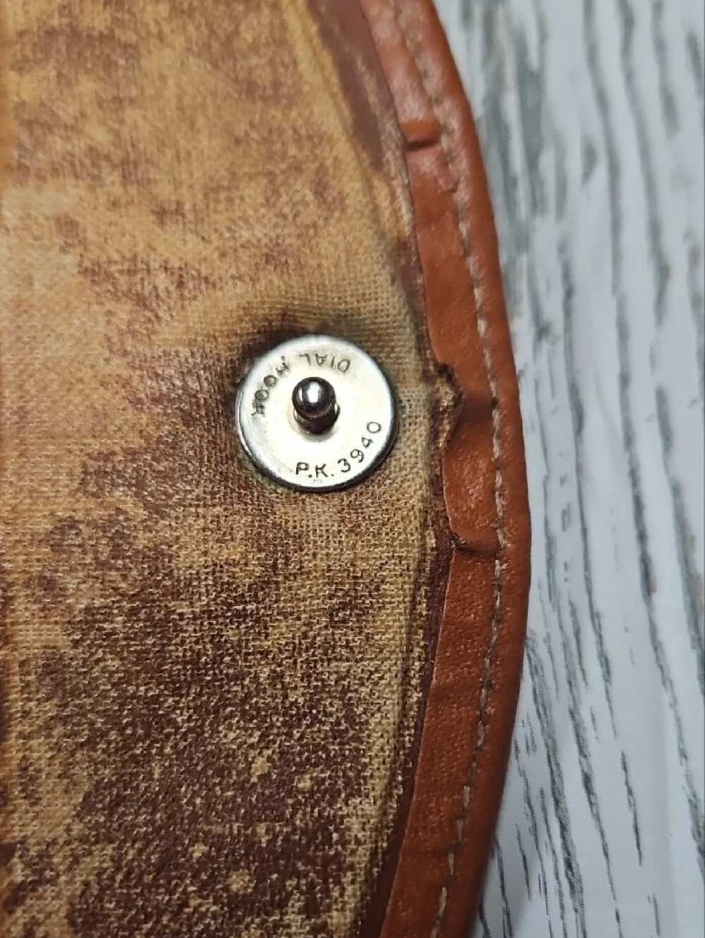 Vintage Dooney & Bourke All-Weather Leather compact wallet in hunter green/tan
